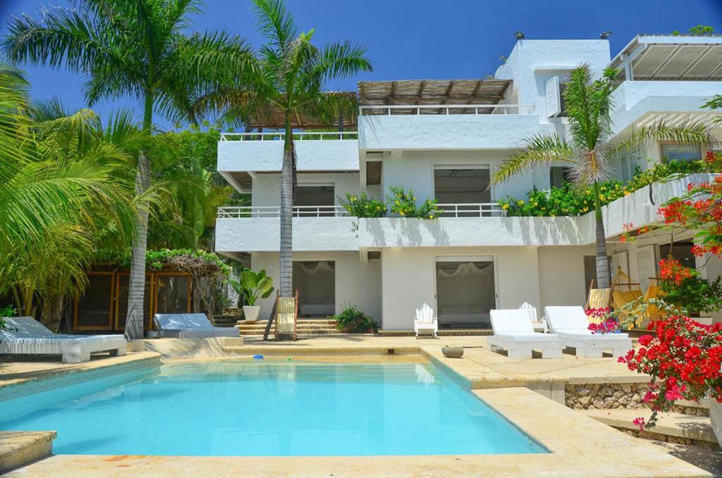 Best Hotels in Baru | Best rated villaloscocosbarubar