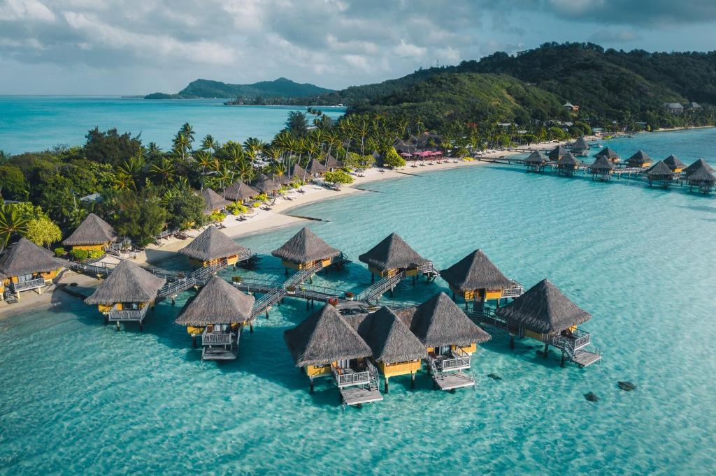 Descubre los hoteles más lujosos y exclusivos en la Polinesia Francesa InterContinental Bora Bora Le Moana Resort, an IHG Hotel, Bora Bora (precios actualizados 2025)