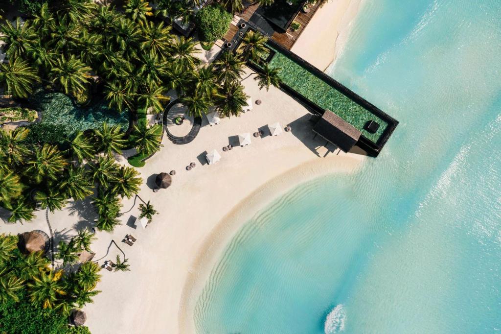10 Hoteles de lujo y exclusivos en las Maldivas oneonlyreethirahreethirahupdatedprices2025