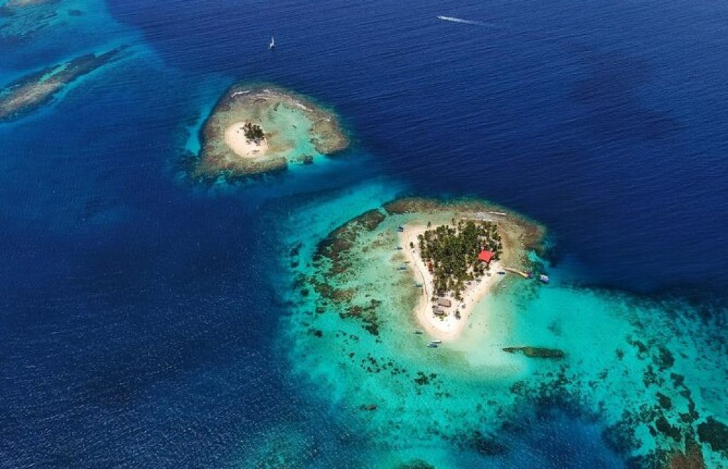 Browse to the Island of San Blas in Pánama